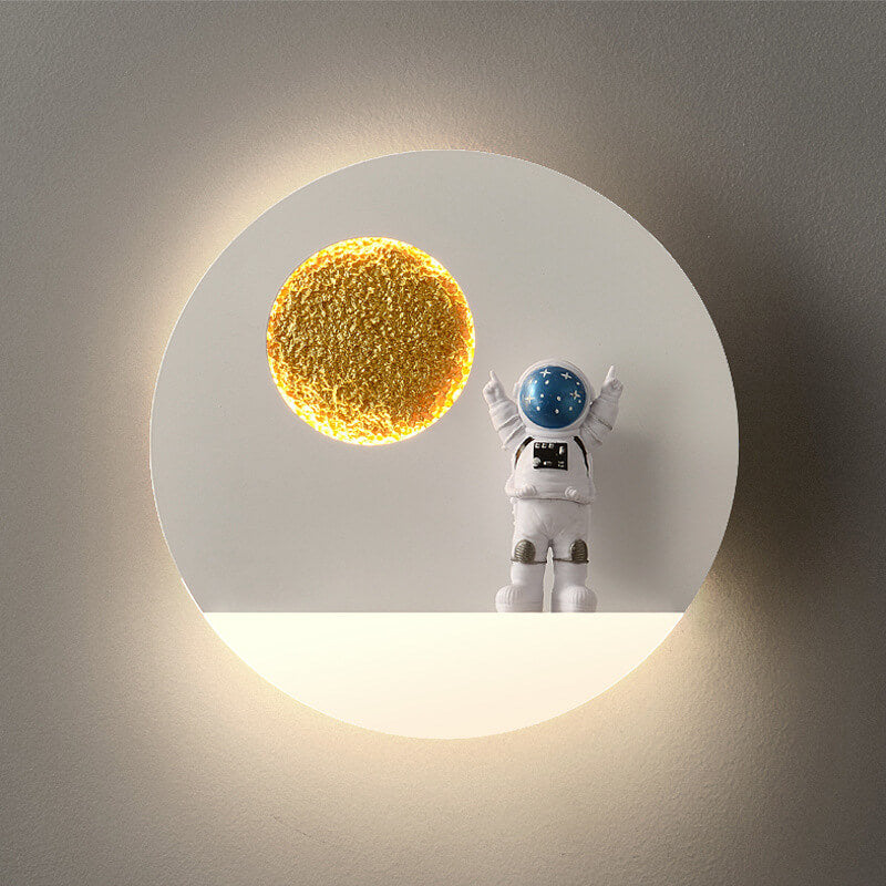 Contemporary Creative Iron Resin Round Astronaut LED Wall Sconce Lamp For Bedroom Cuvalon