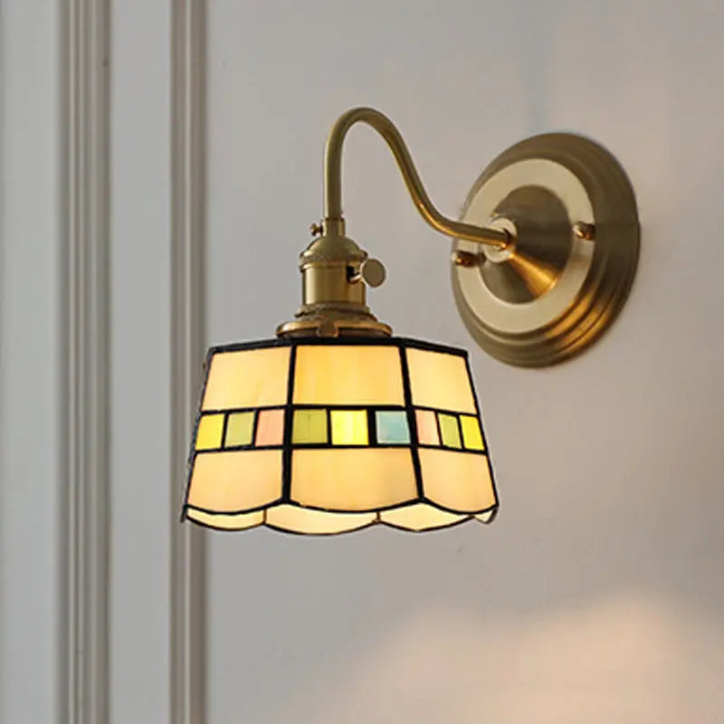 Traditional Tiffany Round Copper Glass 1-Light Wall Sconce Lamp For Living Room Cuvalon