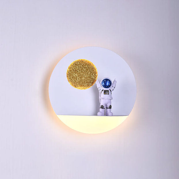 Contemporary Creative Iron Resin Round Astronaut LED Wall Sconce Lamp For Bedroom Cuvalon