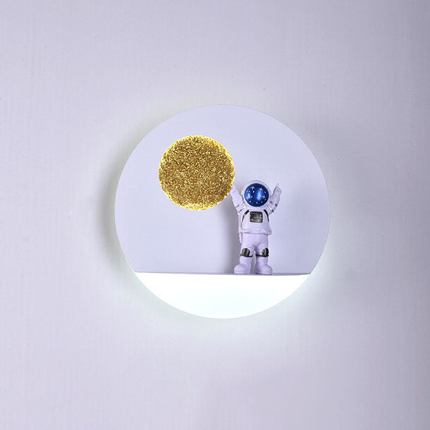 Contemporary Creative Iron Resin Round Astronaut LED Wall Sconce Lamp For Bedroom Cuvalon