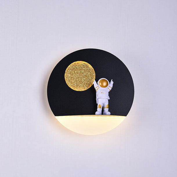 Contemporary Creative Iron Resin Round Astronaut LED Wall Sconce Lamp For Bedroom Cuvalon