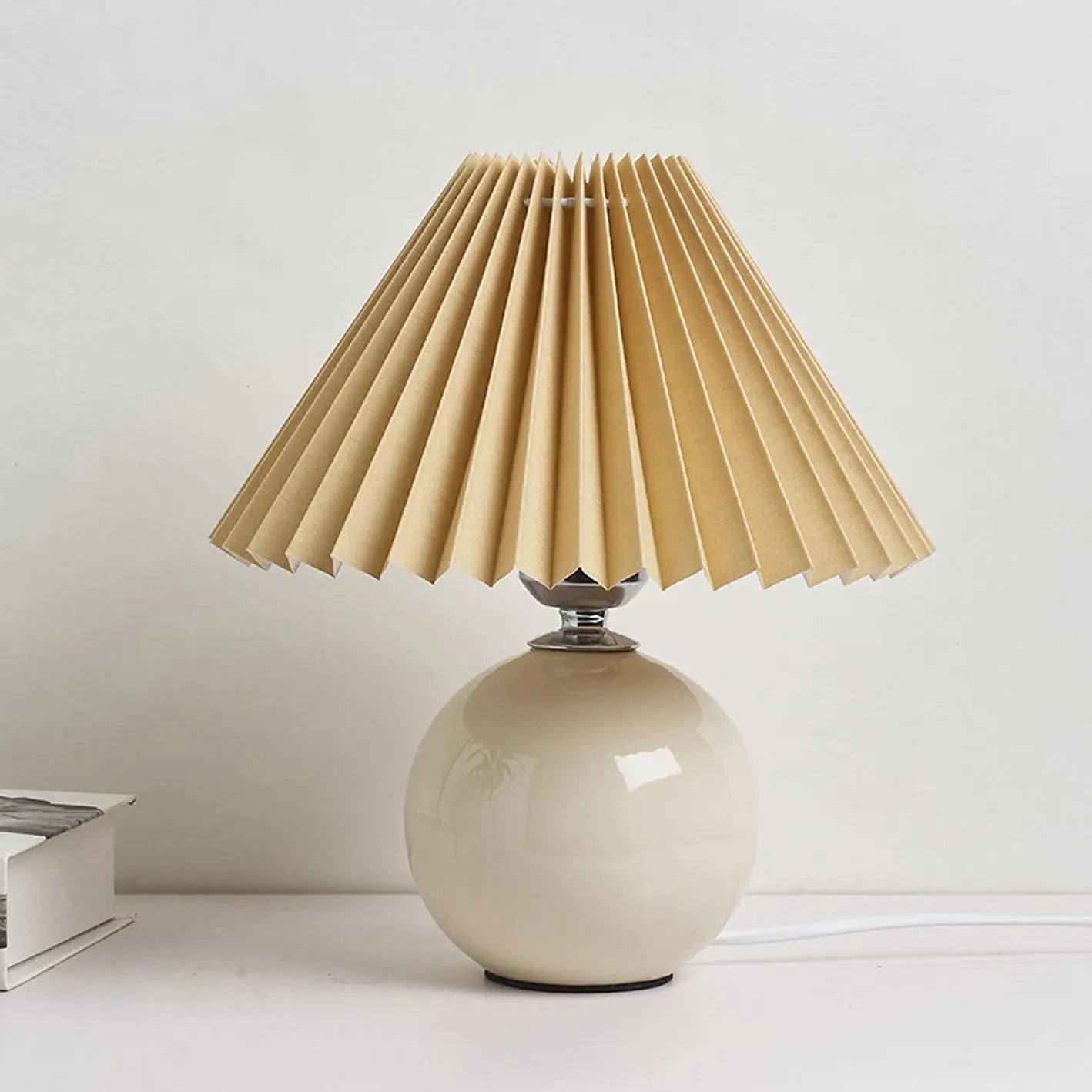 Nordic Minimalist Ceramic Pleated 1-Light Table Lamp Cuvalon