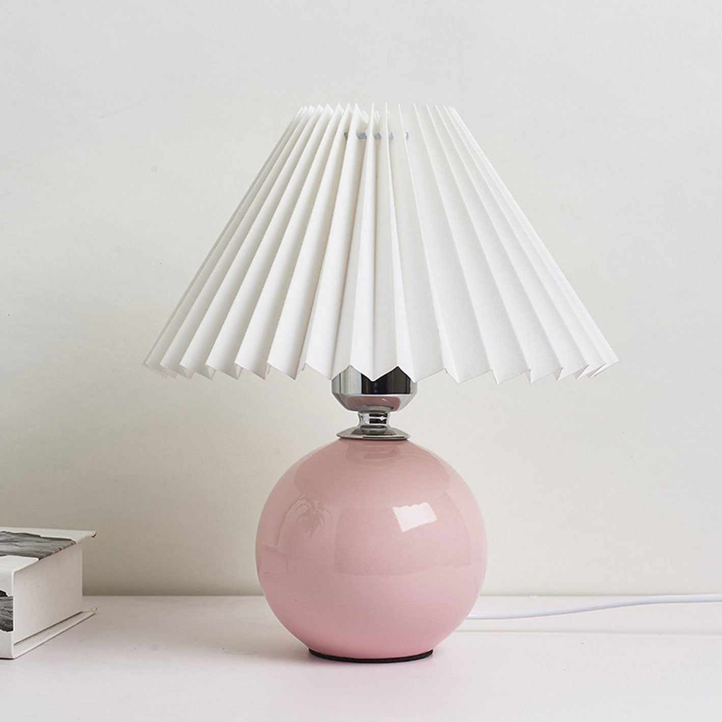 Nordic Minimalist Ceramic Pleated 1-Light Table Lamp Cuvalon