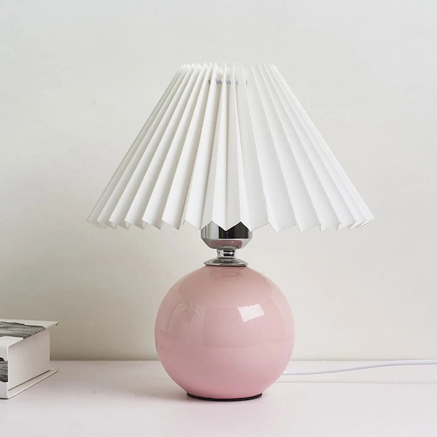Nordic Minimalist Ceramic Pleated 1-Light Table Lamp Cuvalon