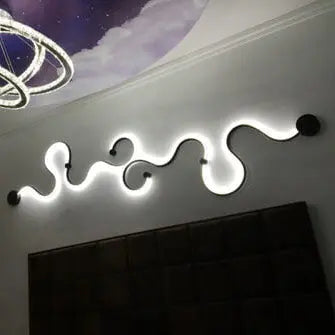 Modern Long Aluminum Snake Shaped 1-Light Curved LED Wall Sconce Lamp Cuvalon