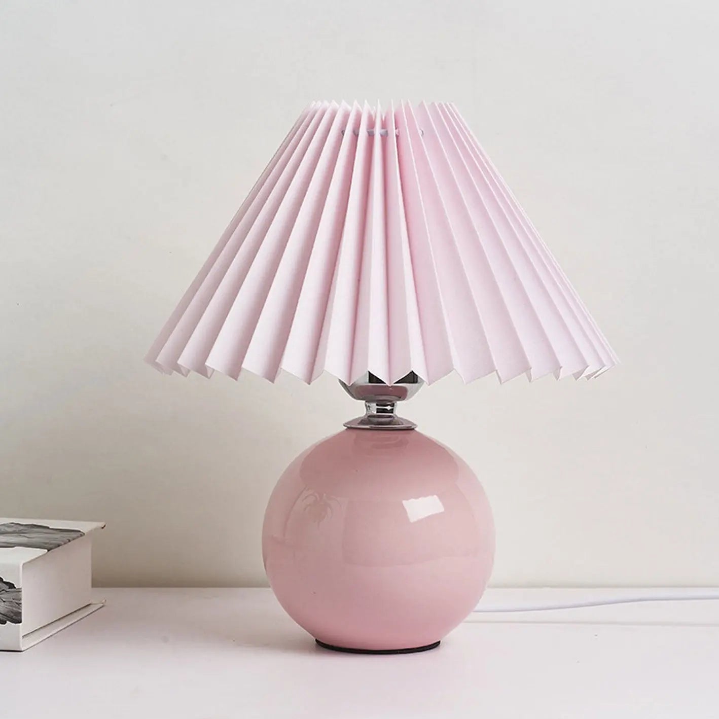 Nordic Minimalist Ceramic Pleated 1-Light Table Lamp Cuvalon