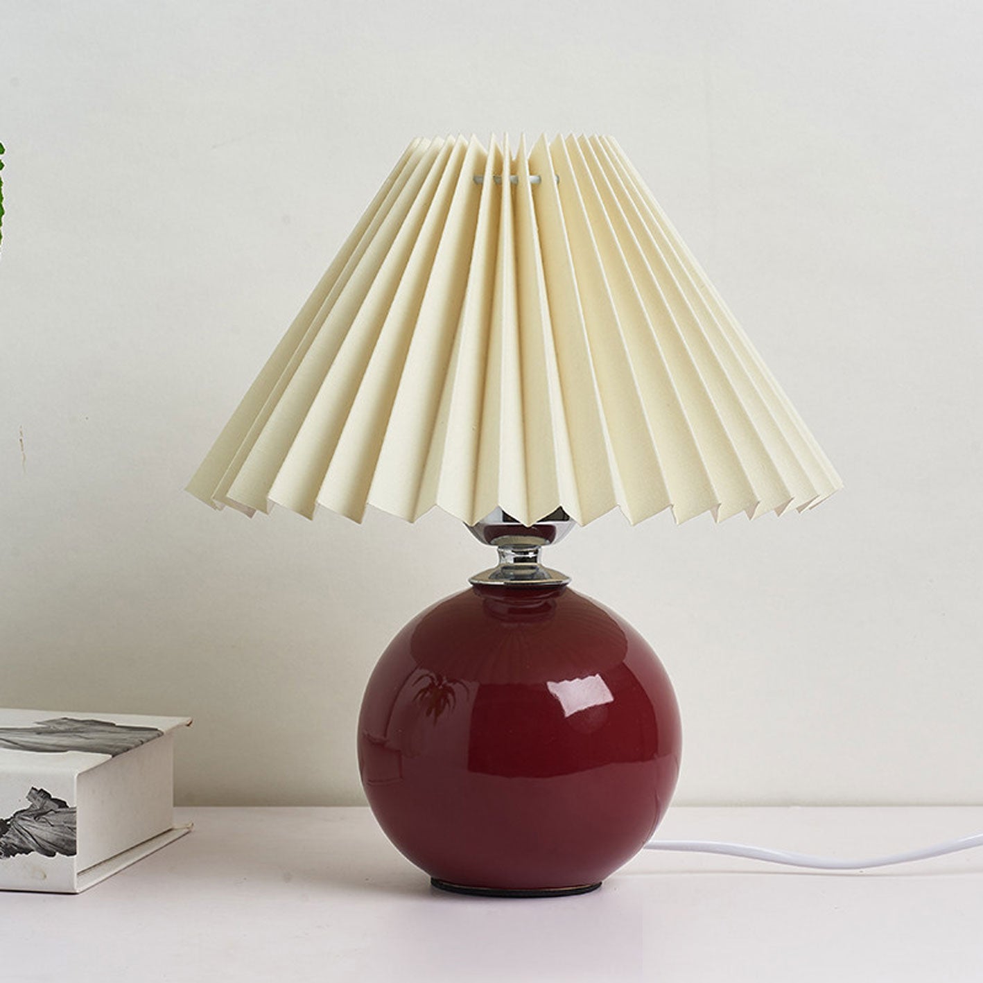 Nordic Minimalist Ceramic Pleated 1-Light Table Lamp Cuvalon