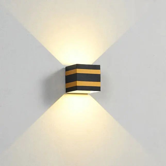 Outdoor Minimalist Square Cube Aluminum Waterproof LED Wall Sconce Lamp Cuvalon