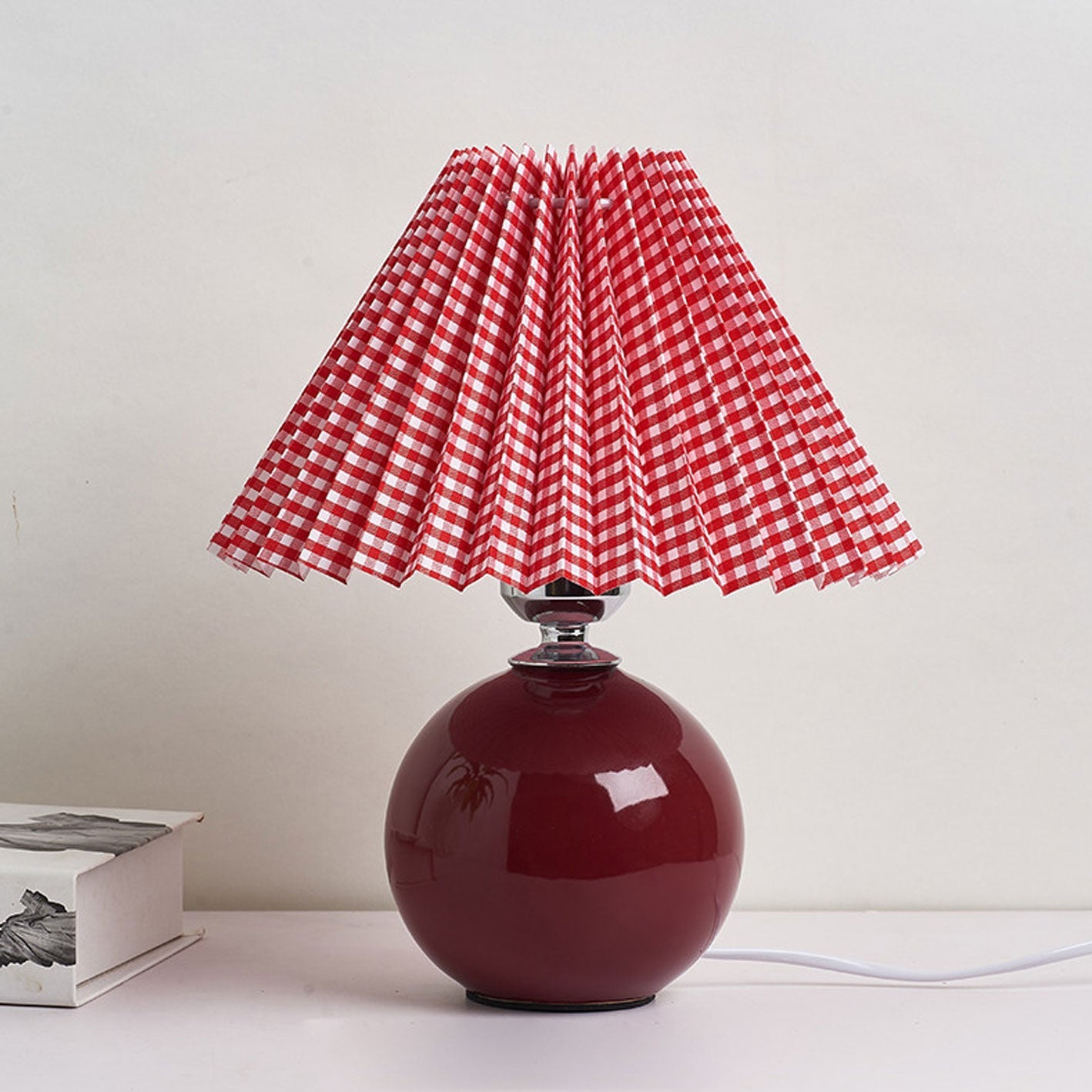 Nordic Minimalist Ceramic Pleated 1-Light Table Lamp Cuvalon