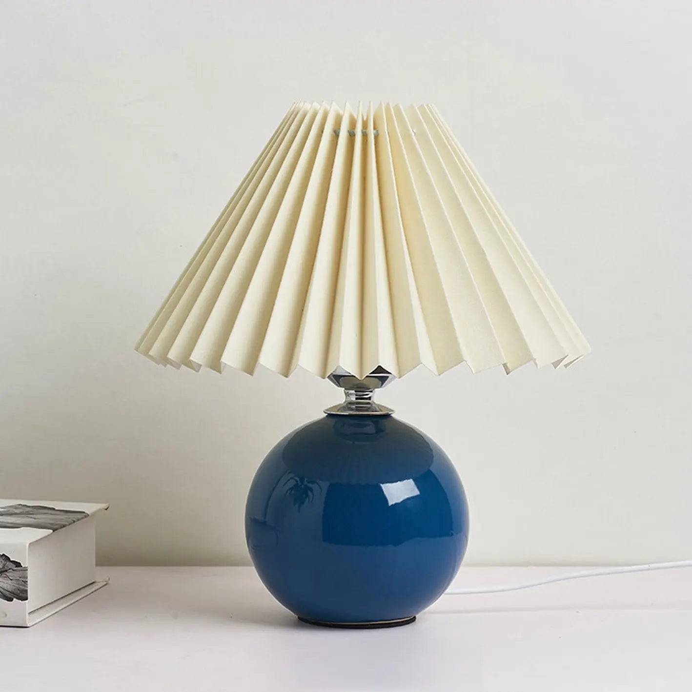 Nordic Minimalist Ceramic Pleated 1-Light Table Lamp Cuvalon