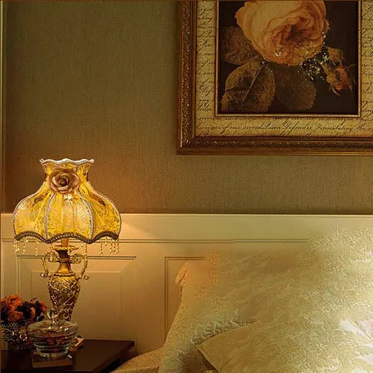 European Vintage Fabric Antique 1-Light Table Lamp Cuvalon