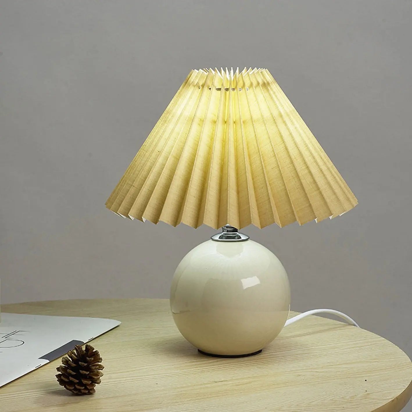 Nordic Minimalist Ceramic Pleated 1-Light Table Lamp Cuvalon