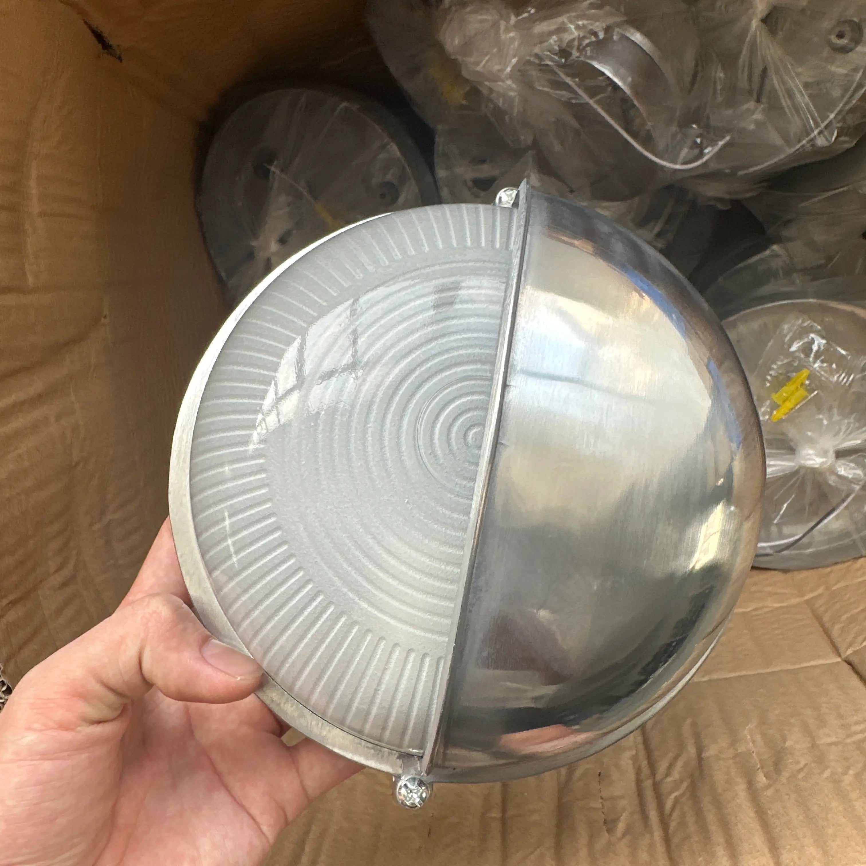 Contemporary Industrial Waterproof Aluminum Glass Frosted Round 1-Light Wall Sconce Lamp For Outdoor Patio Cuvalon