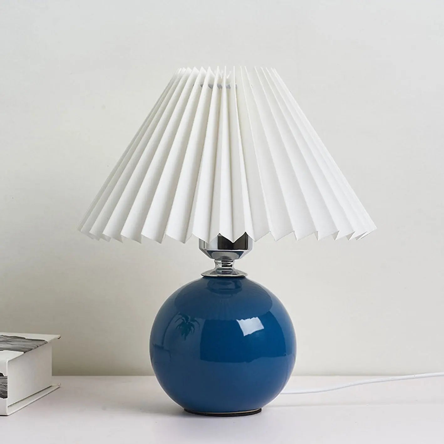 Nordic Minimalist Ceramic Pleated 1-Light Table Lamp Cuvalon