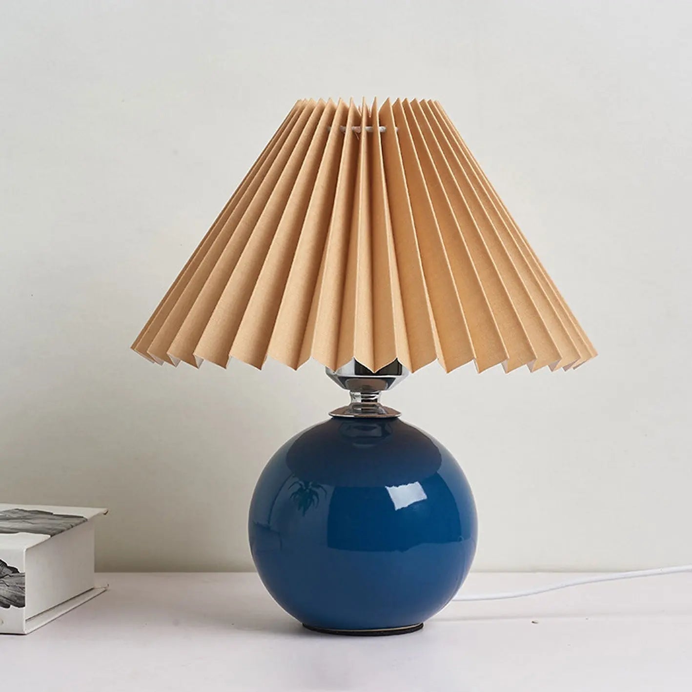 Nordic Minimalist Ceramic Pleated 1-Light Table Lamp Cuvalon