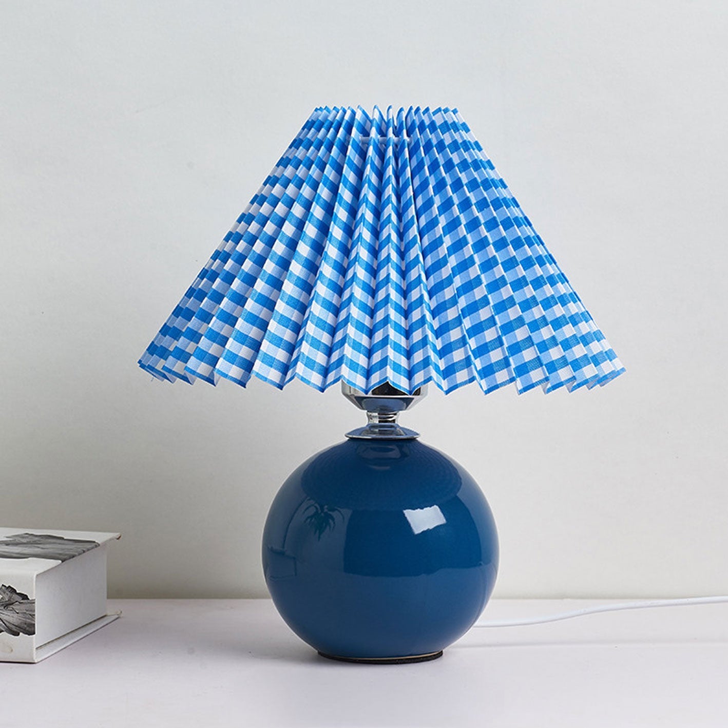 Nordic Minimalist Ceramic Pleated 1-Light Table Lamp Cuvalon