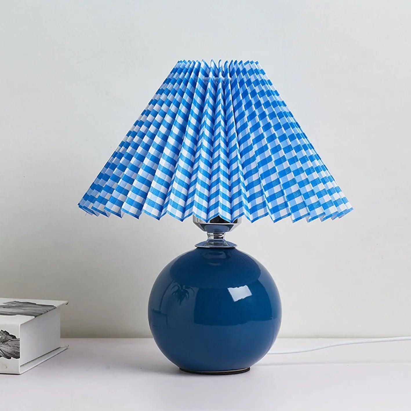 Nordic Minimalist Ceramic Pleated 1-Light Table Lamp Cuvalon