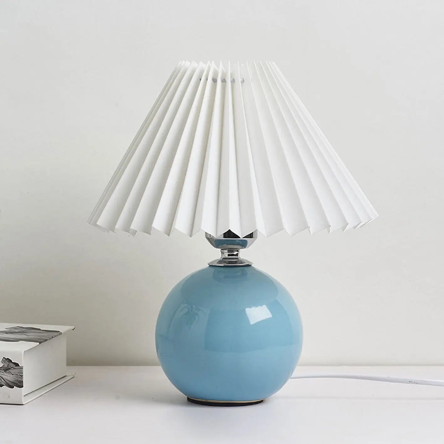 Nordic Minimalist Ceramic Pleated 1-Light Table Lamp Cuvalon