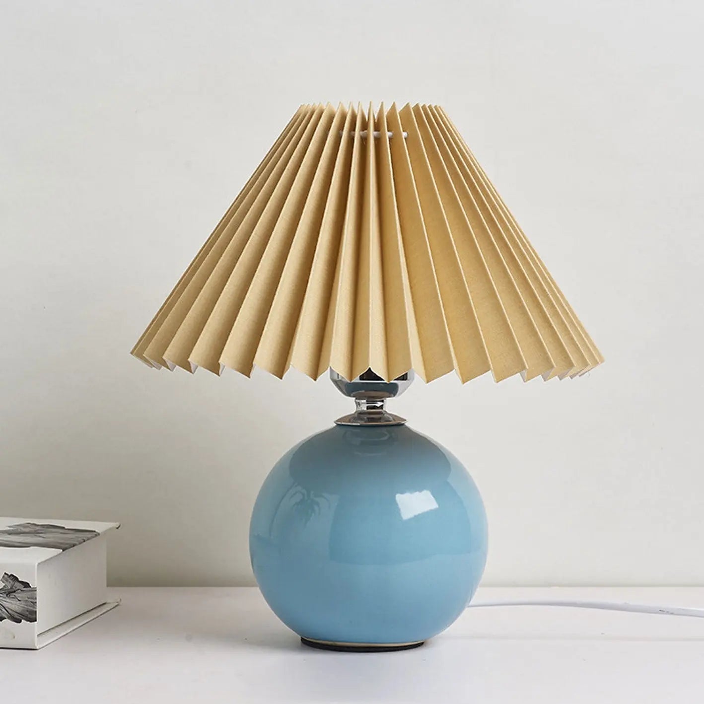 Nordic Minimalist Ceramic Pleated 1-Light Table Lamp Cuvalon