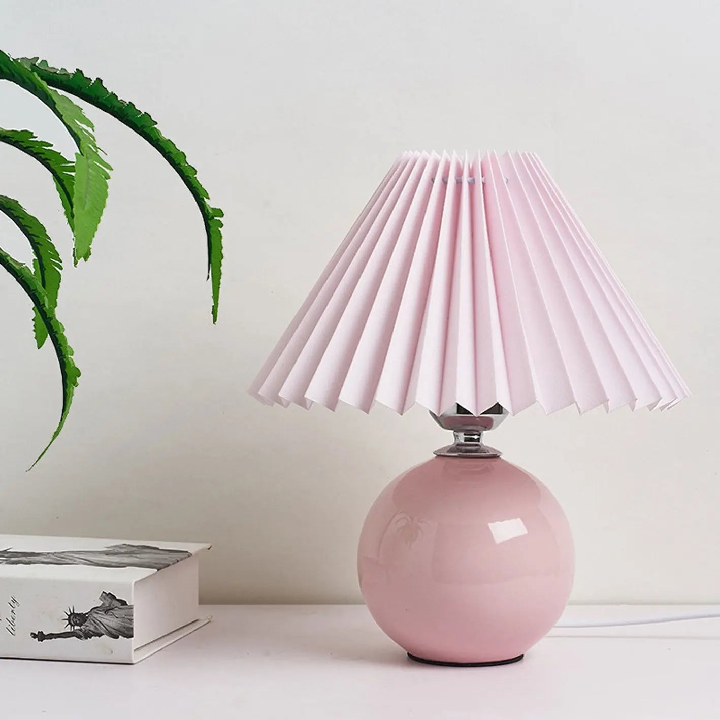 Nordic Minimalist Ceramic Pleated 1-Light Table Lamp Cuvalon