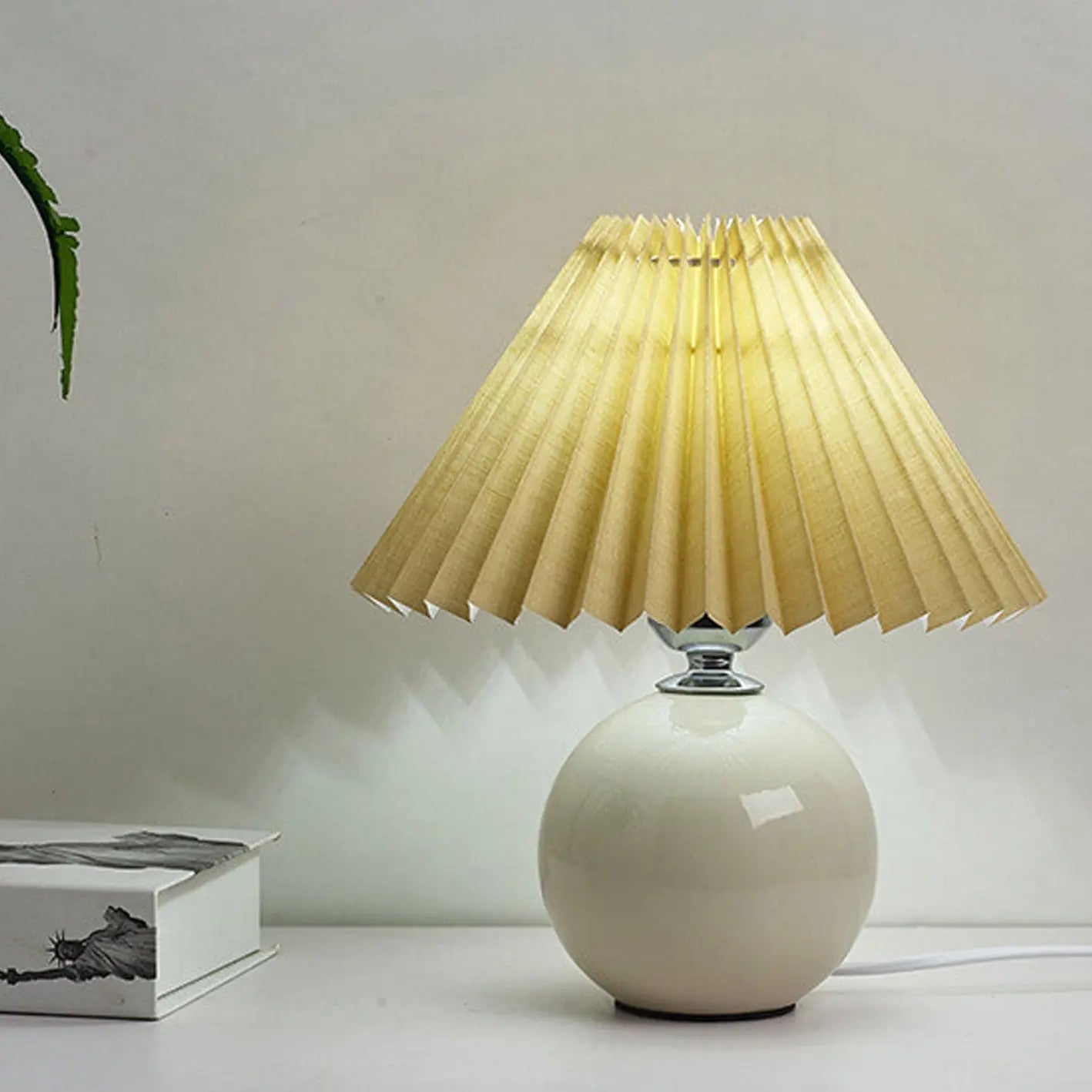 Nordic Minimalist Ceramic Pleated 1-Light Table Lamp Cuvalon