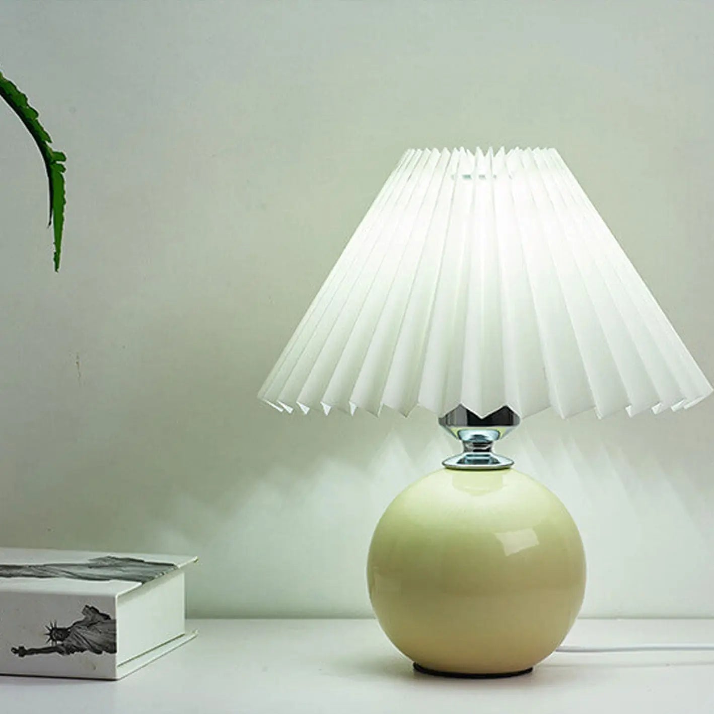 Nordic Minimalist Ceramic Pleated 1-Light Table Lamp Cuvalon
