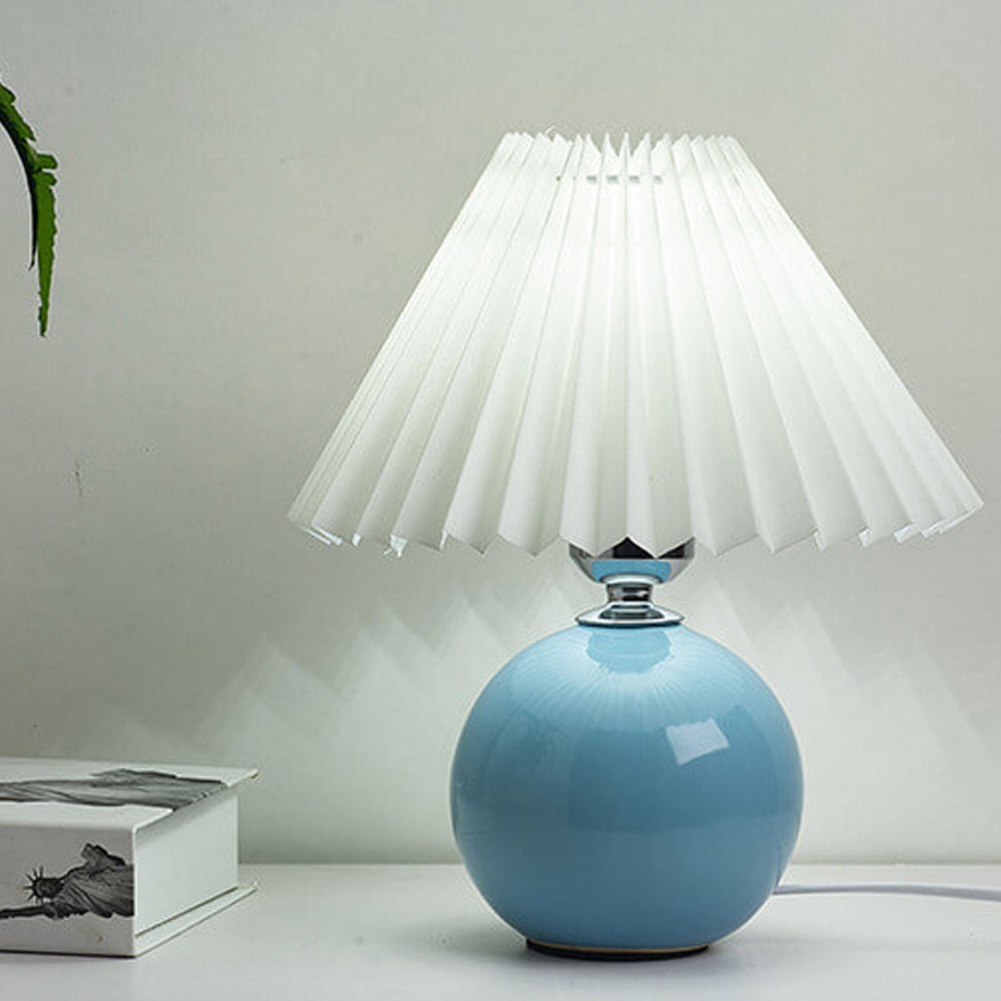 Nordic Minimalist Ceramic Pleated 1-Light Table Lamp Cuvalon