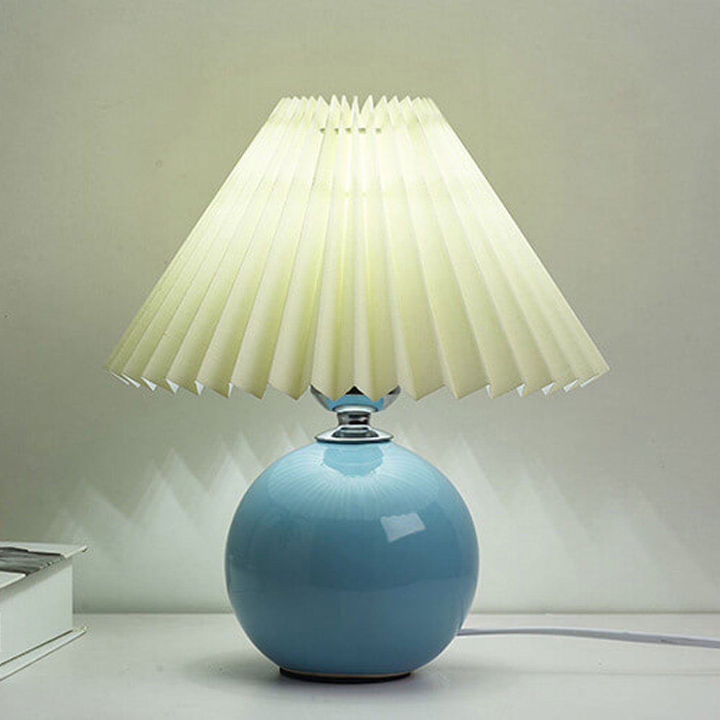 Nordic Minimalist Ceramic Pleated 1-Light Table Lamp Cuvalon