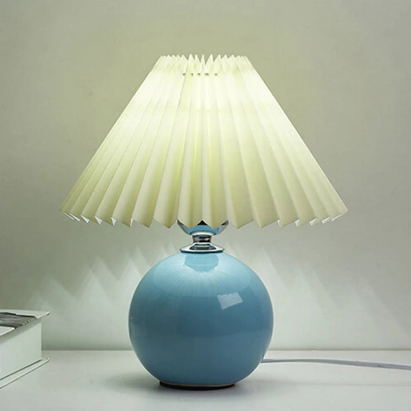 Nordic Minimalist Ceramic Pleated 1-Light Table Lamp Cuvalon