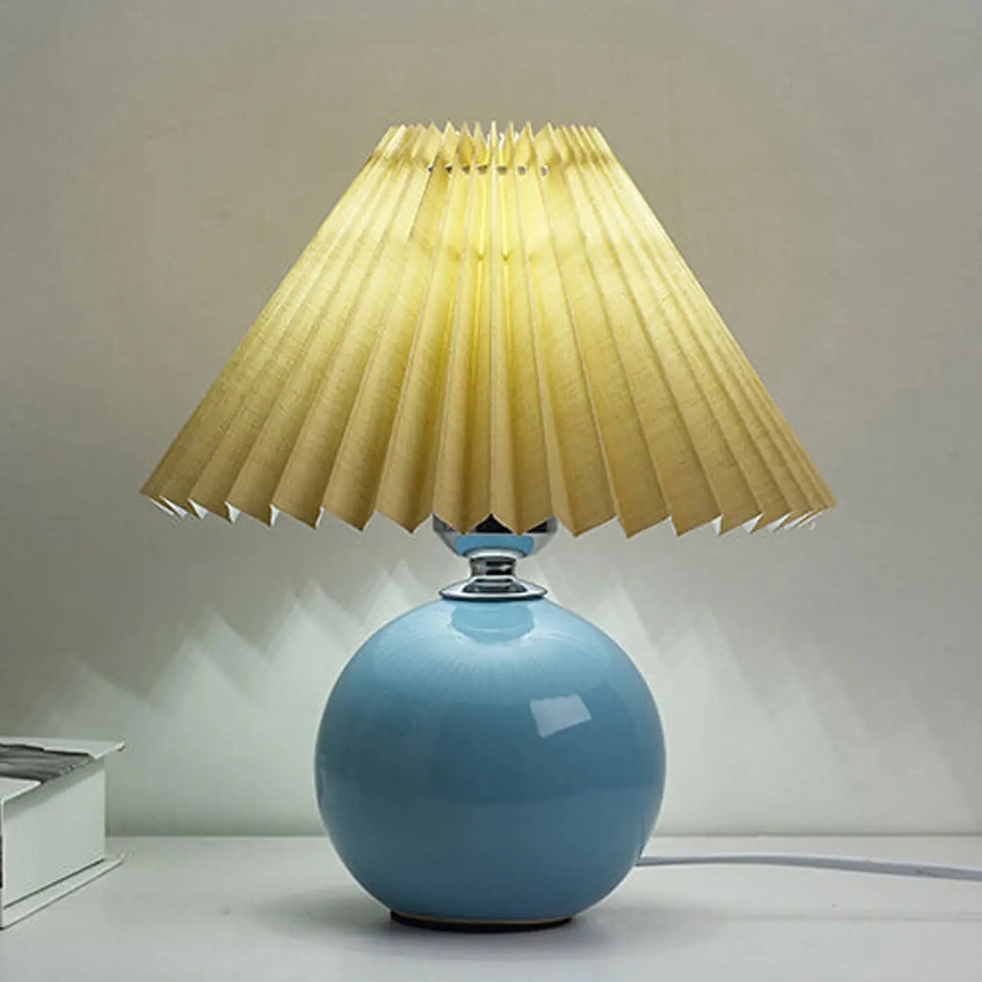 Nordic Minimalist Ceramic Pleated 1-Light Table Lamp Cuvalon