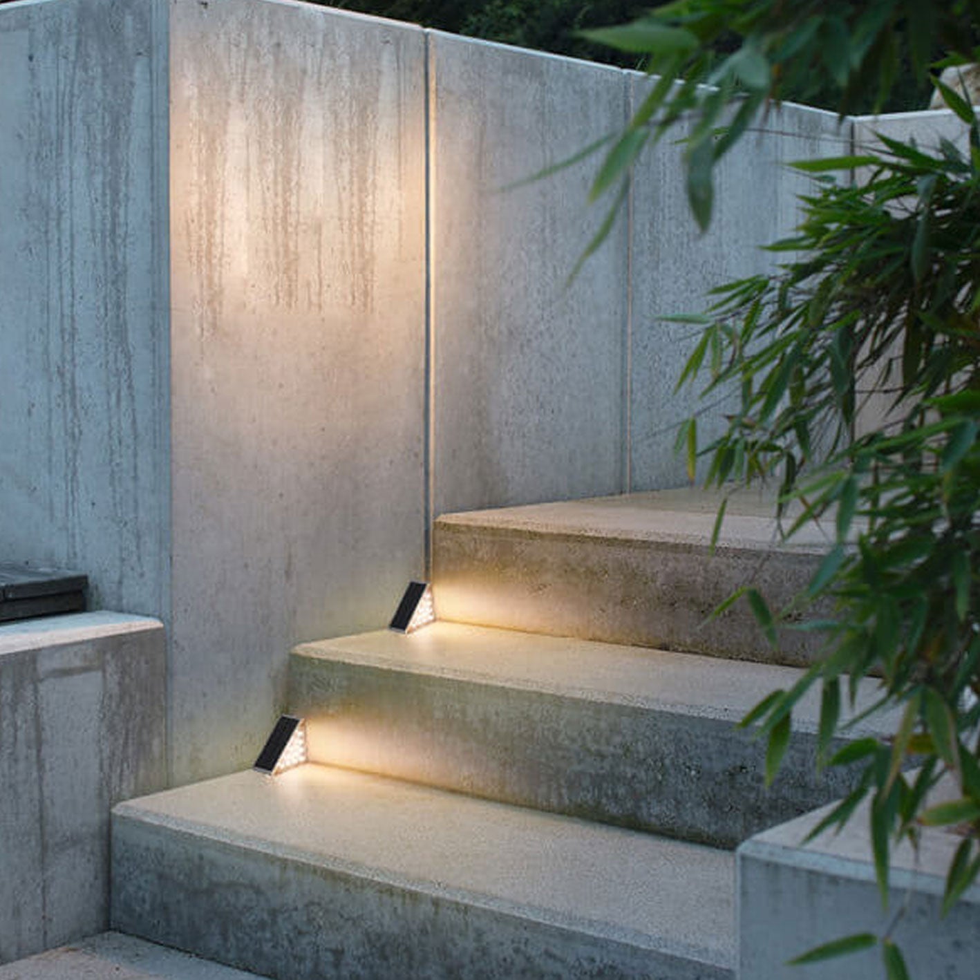 Solar Waterproof Stereo Triangle LED Outdoor Stair Lamp Cuvalon