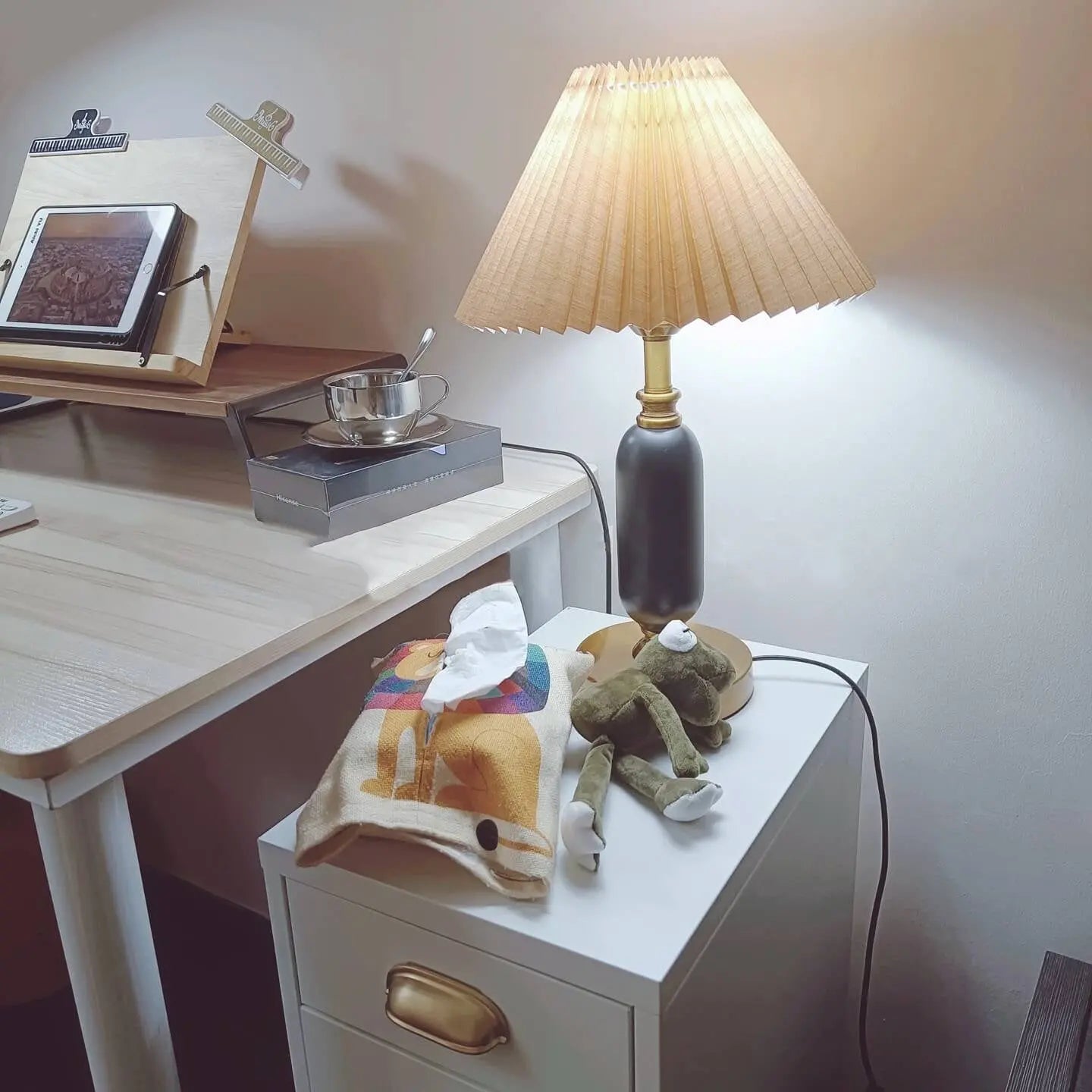 Retro Pleated Shade Column Base 1-Light Table Lamp Cuvalon