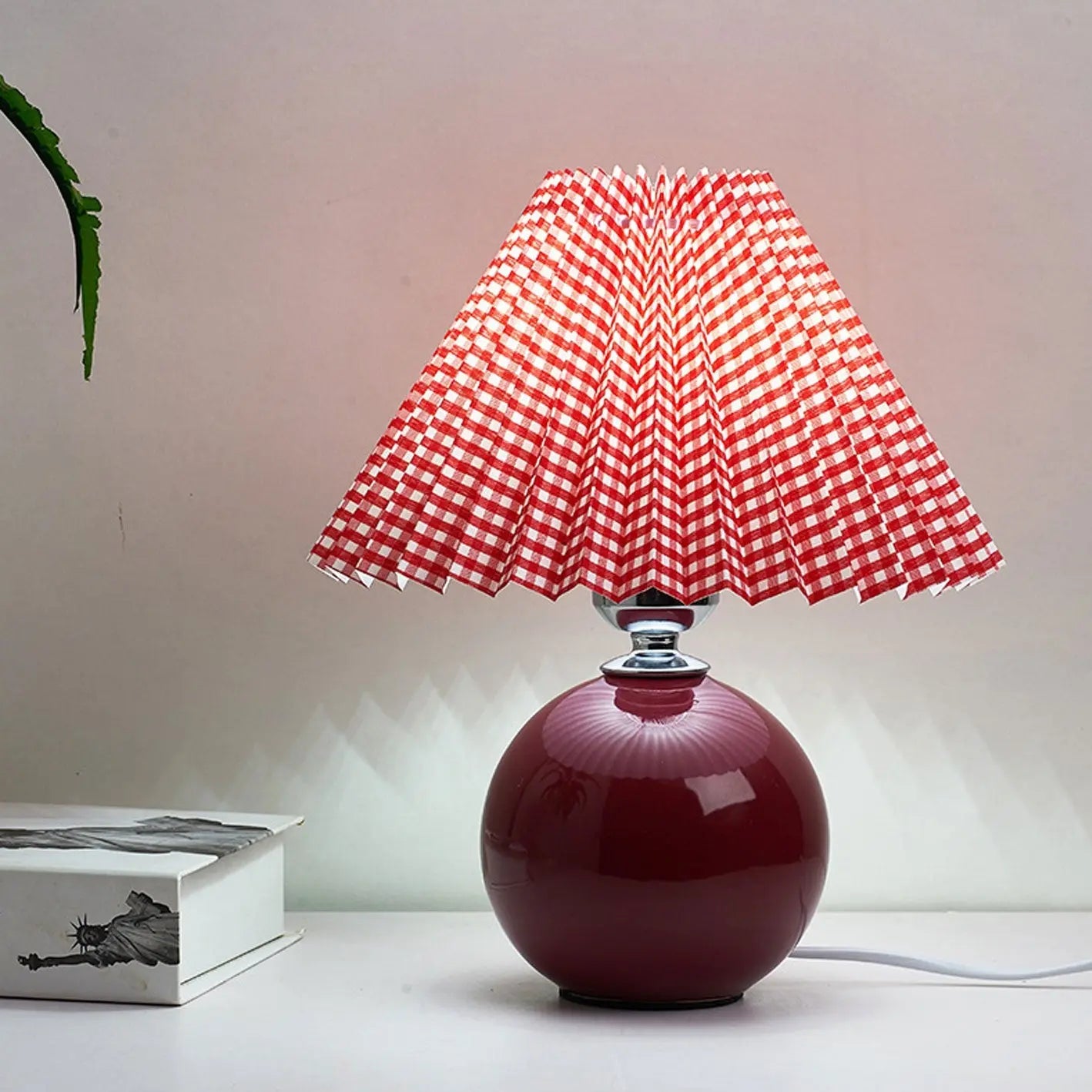 Nordic Minimalist Ceramic Pleated 1-Light Table Lamp Cuvalon
