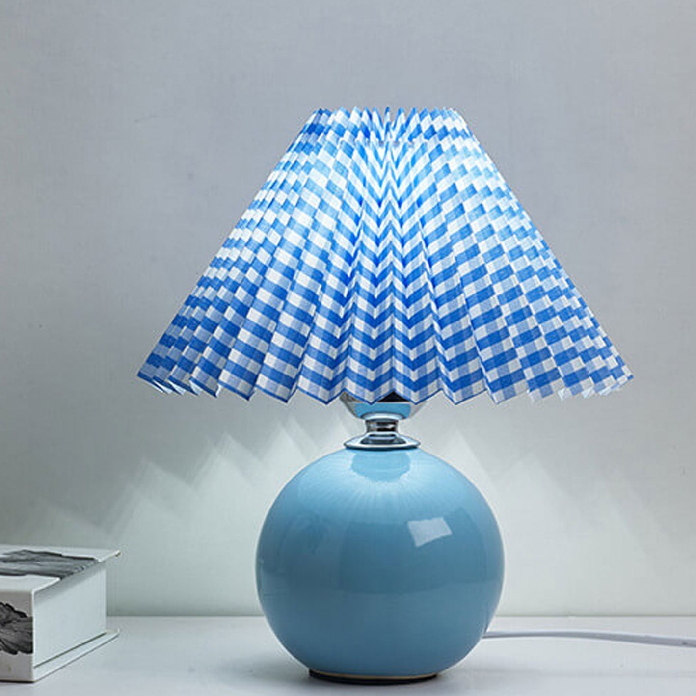 Nordic Minimalist Ceramic Pleated 1-Light Table Lamp Cuvalon