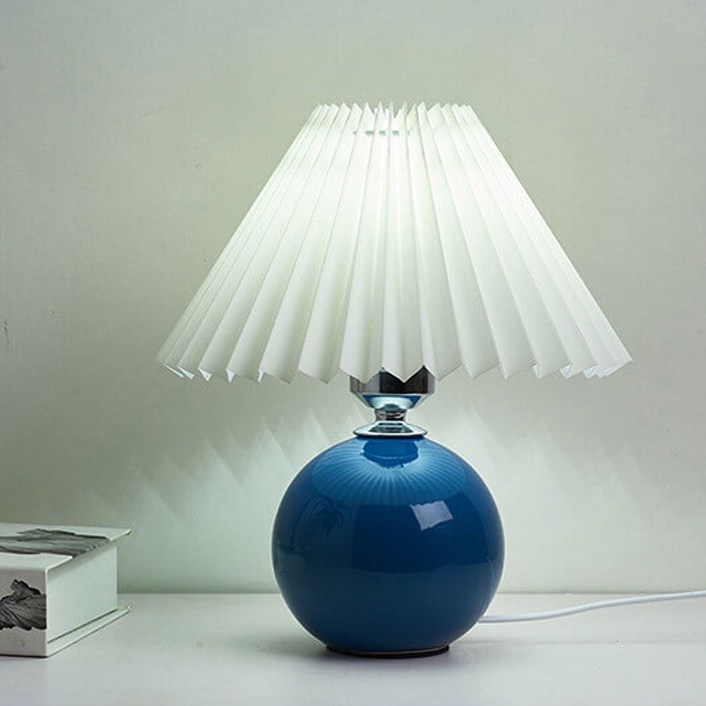 Nordic Minimalist Ceramic Pleated 1-Light Table Lamp Cuvalon