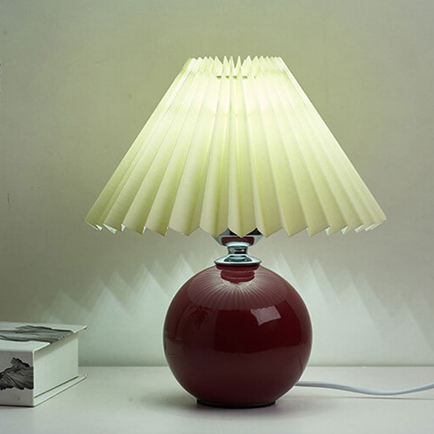 Nordic Minimalist Ceramic Pleated 1-Light Table Lamp Cuvalon