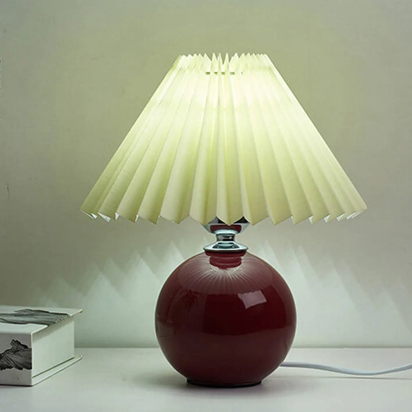 Nordic Minimalist Ceramic Pleated 1-Light Table Lamp Cuvalon