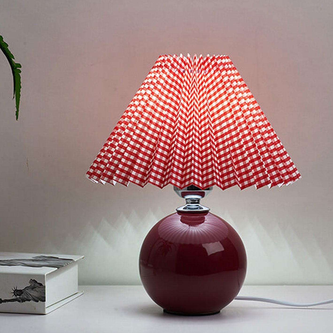 Nordic Minimalist Ceramic Pleated 1-Light Table Lamp Cuvalon