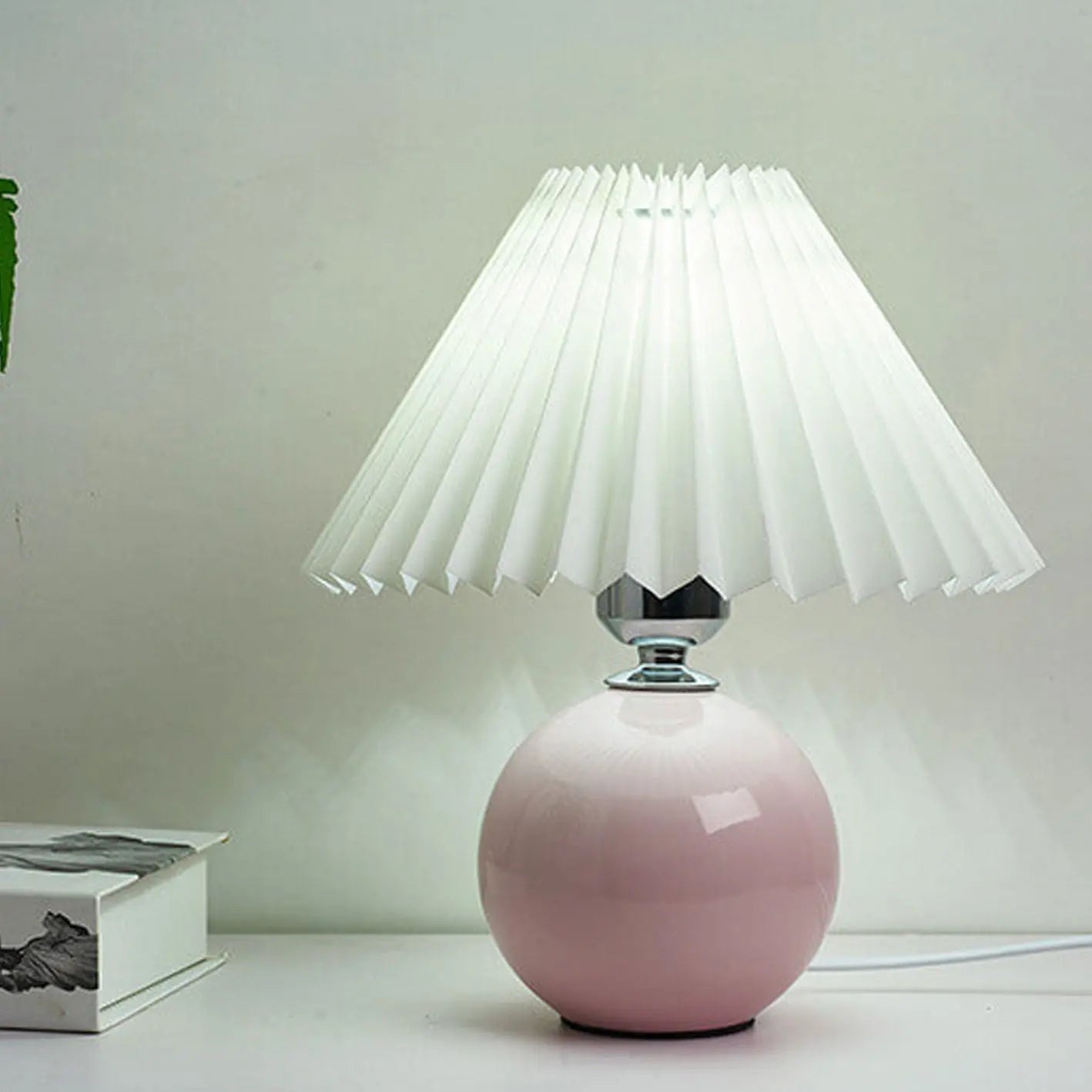 Nordic Minimalist Ceramic Pleated 1-Light Table Lamp Cuvalon