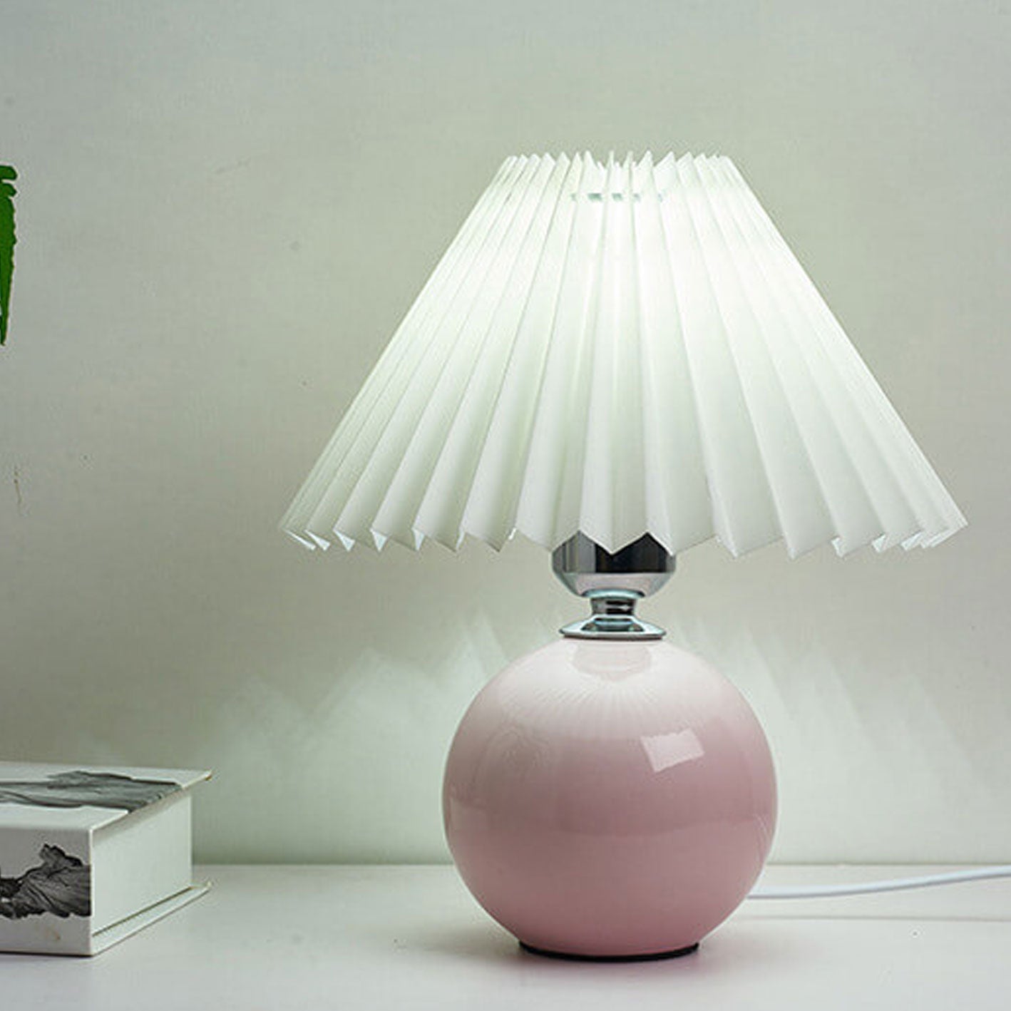 Nordic Minimalist Ceramic Pleated 1-Light Table Lamp Cuvalon