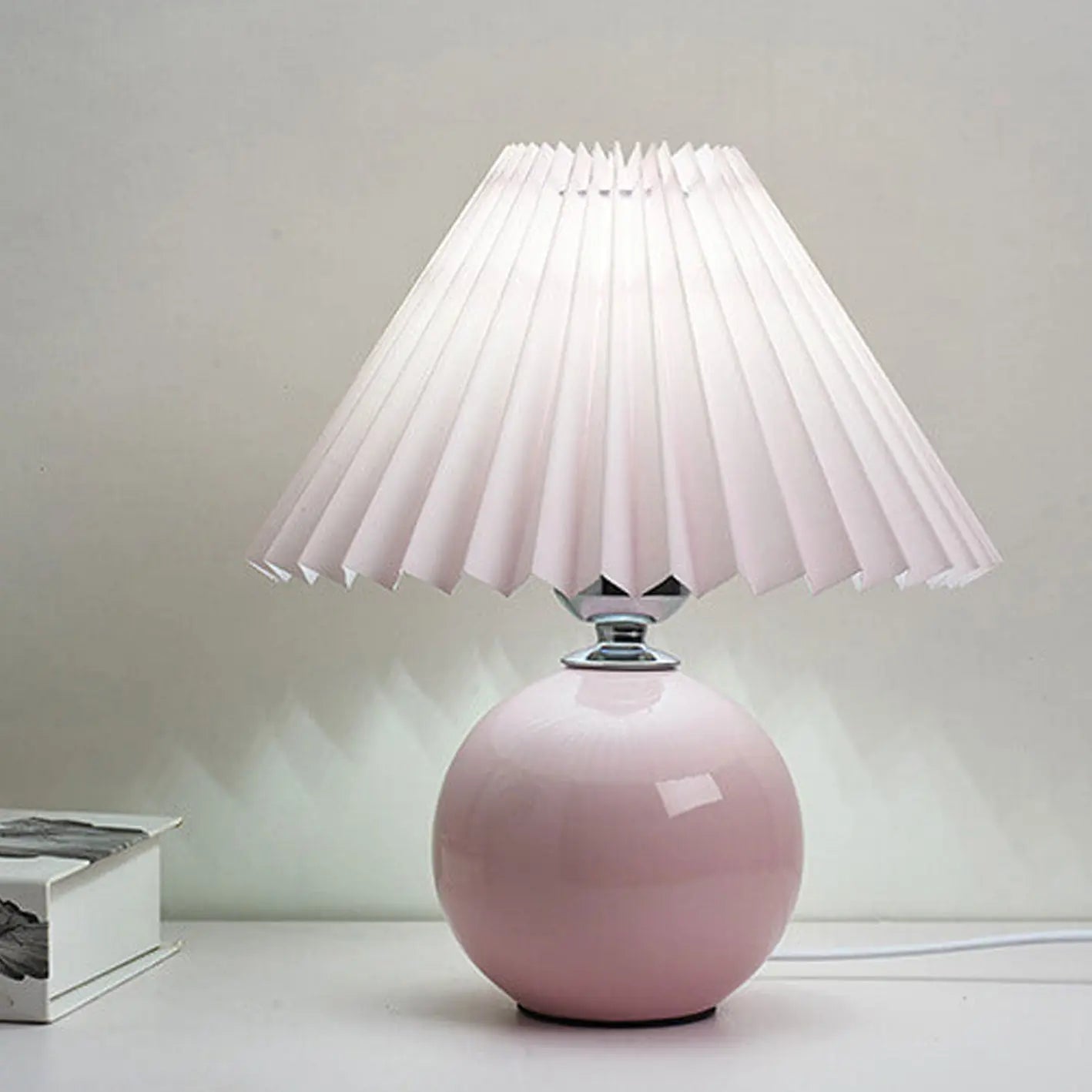 Nordic Minimalist Ceramic Pleated 1-Light Table Lamp Cuvalon