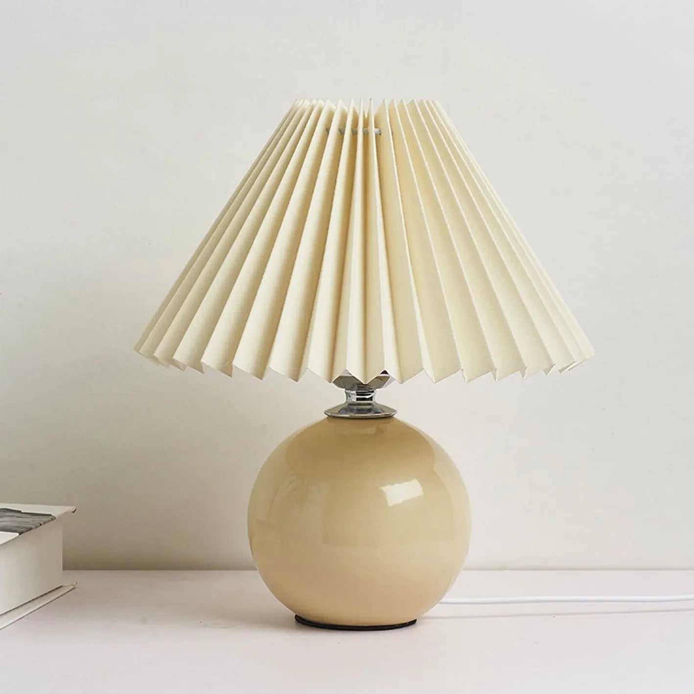Nordic Minimalist Ceramic Pleated 1-Light Table Lamp Cuvalon