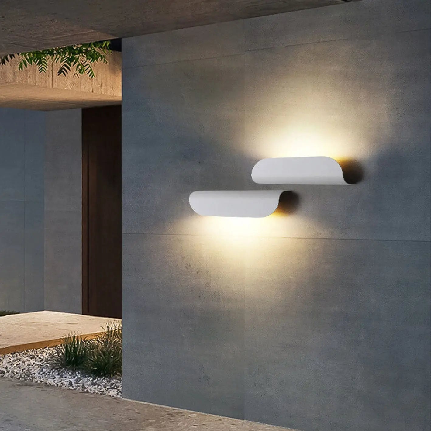 Modern Outdoor Curved  Waterproof LED Garden Wall Sconce Lamp Cuvalon
