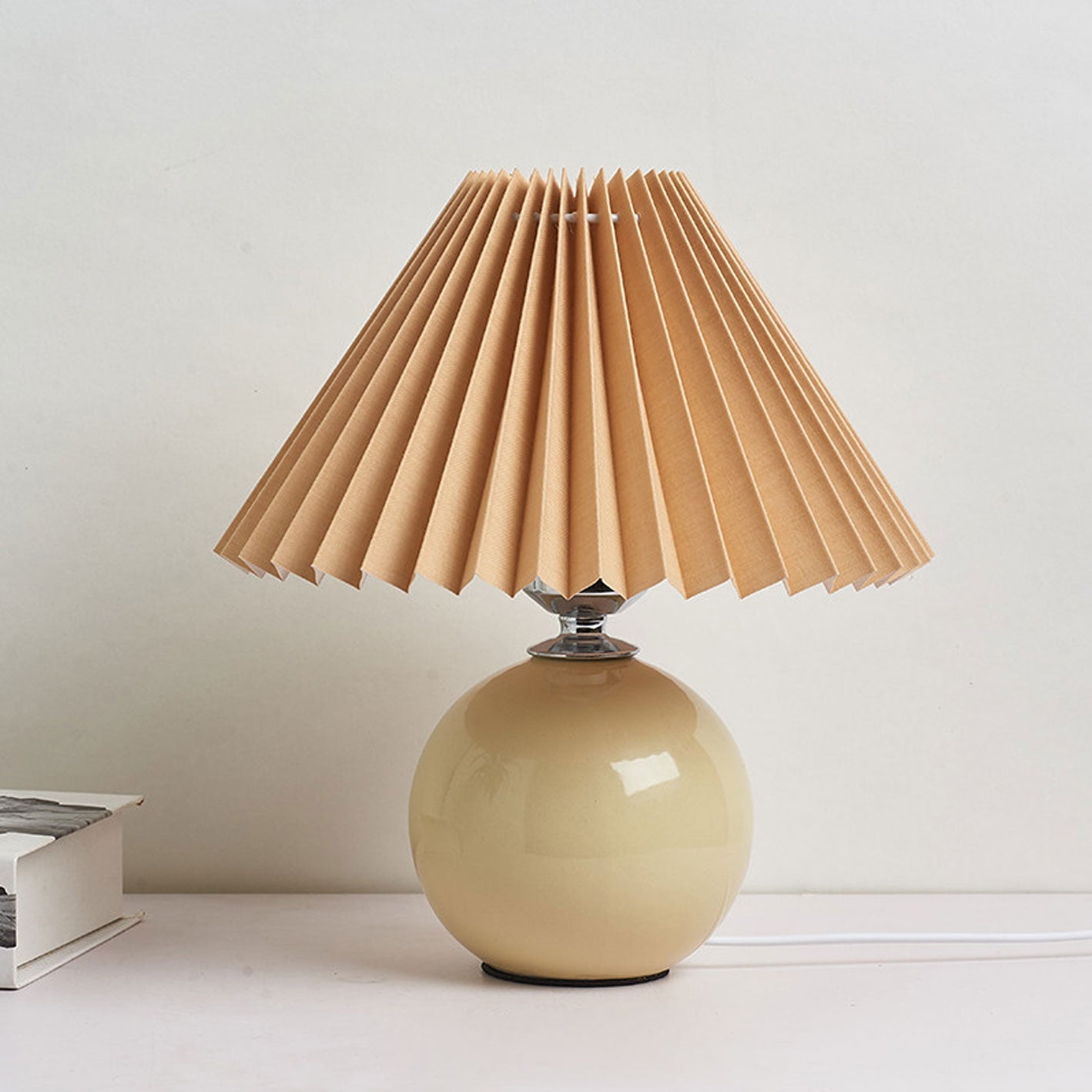 Nordic Minimalist Ceramic Pleated 1-Light Table Lamp Cuvalon