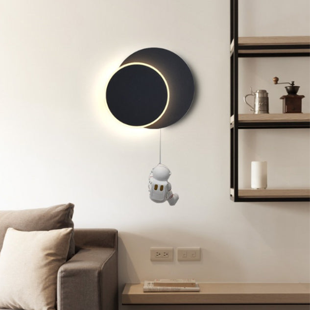 Contemporary Creative Kids Astronaut Rotating Lunar Eclipse Silicone Resin Aluminum LED Wall Sconce Lamp For Bedroom Cuvalon