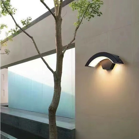 Modern Minimalist Curved Bent Aluminum LED Wall Sconce Lamp For Outdoor Patio Cuvalon