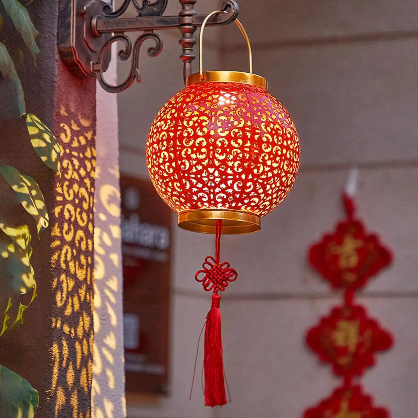 Traditional Chinese Solar Waterproof Iron Hollowed Lantern LED Outdoor Light Landscape Lighting For Garden Cuvalon