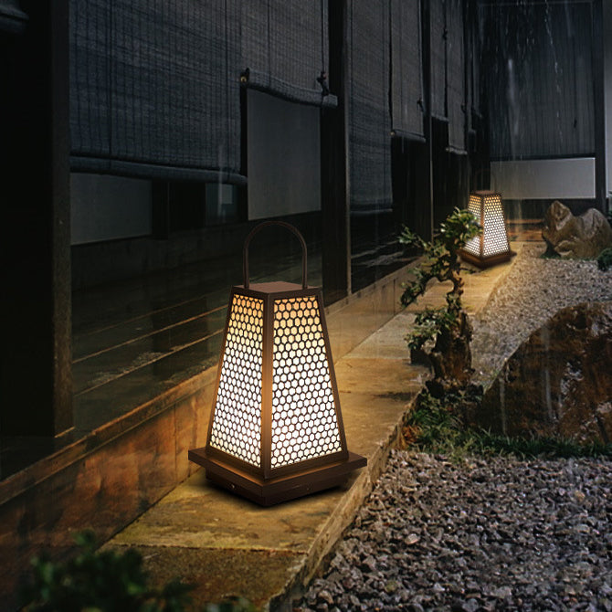 Traditional Japanese Solar Waterproof Stainless Steel Acrylic Trapezoidal Honeycombed Lantern LED Outdoor Light Landscape Lighting For Garden Cuvalon