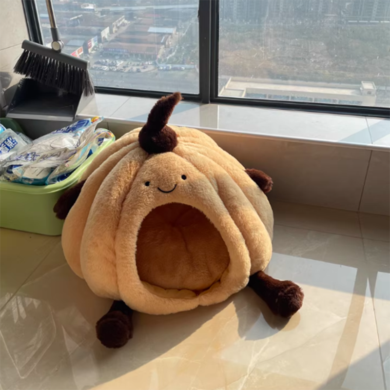Contemporary Creative Round Velvet Fabric PP Cotton Semi-Enclosed Cat Bed For Bedroom Cuvalon