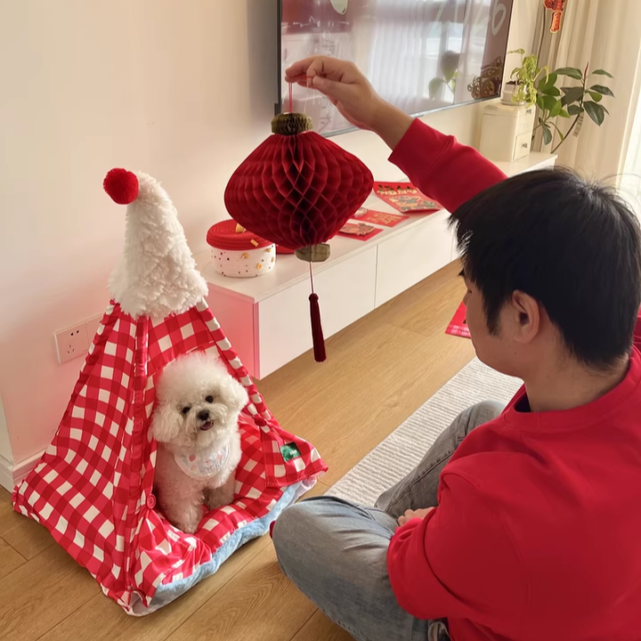 Contemporary Creative Triangle Velvet Linen Polyester Christmas Tent Cat Bed For Bedroom Cuvalon